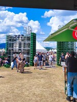 „Ak sa pivo čapuje na trikrát, nebude chutiť dobre.“ Na Pohode ma naučili, ako má vyzerať správne načapované pivo (REPORTÁŽ)