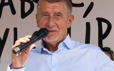 „Baví mě vás napínat, Pekarová je symbol zla,“ řekl Andrej Babiš o své kandidatuře