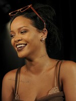 „Chtěla jsem roli Taťky Šmouly.“ Rihanna propůjčí svůj hlas jedné postavičce ze Šmoulů, podívej se které