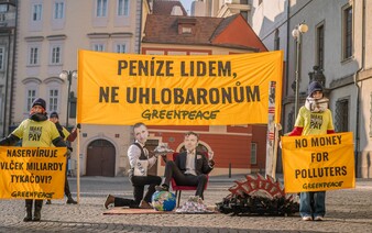 „Dejte peníze lidem, ne uhlobaronům.“ Poslanci přišli s kontroverzní novelou, která má umožnit dotace pro nejbohatší Čechy