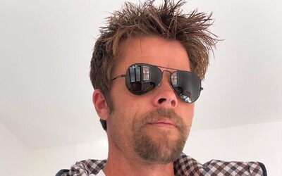 „Falešný Brad Pitt“ vylákal z žen na WhatsAppu přes 8 milionů. Uvěřily mu, že k nim chová city