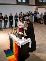 „Hřích je život promarnit. Mezi queer věřícími jsem našel životního partnera,“ říká předseda křesťanského spolku Logos