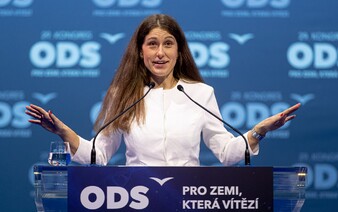 „I politici jsou jen lidé.“ Ministryně Eva Decroix odpověděla na hate ohledně fotky v plavkách