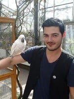 „Ideální je randit se ženou, nikoliv s oversize blobem“. Redaktor Metra radí ženám, co nosit. Odpovídají mu otevřeným dopisem