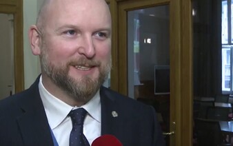 „Je to poměrně bizár.“ Šéf magistrátu si objednával články o tom, jak je skvělý