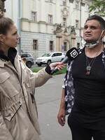 „Koronavirus je výmysl!“ Co všechno nám řekli lidé v ulicích Prahy? (Anketa)