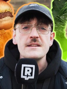 „Kuře na paprice dělám s bramborovou kaší.“ Ptali jsme se, jestli lidé vaří, nebo ujíždí na fast foodu