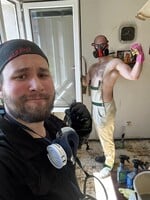 „Lidi nejsou líní. Jen už nemají sílu,“ říká Martin, který pomáhá lidem z extrémního nepořádku