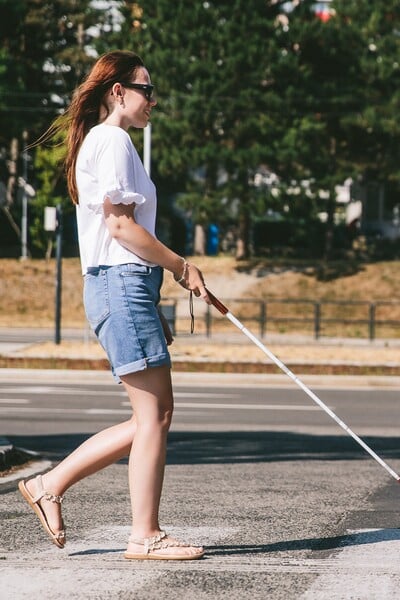 „Mala som asi šesť rokov, keď som si uvedomila, že ostatné deti sú iné.“ Vanesa prehovorila o živote so zrakovým postihnutím