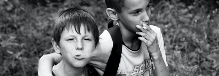 „Ministerstvo zdravotnictví varuje: Filmy tvoří mladé kuřáky.“ I dnešní Hollywood tě učí nebezpečnému zlozvyku