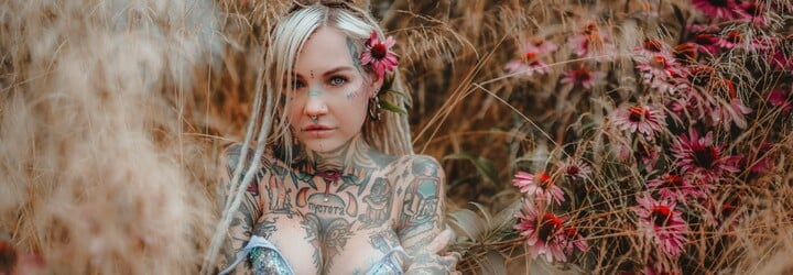„Nahotu jsme doma nikdy neřešili,“ říká bývalá miss tattoo Nikol Kalašová. Proč nemá OnlyFans a jak branži ovlivnil Instagram?