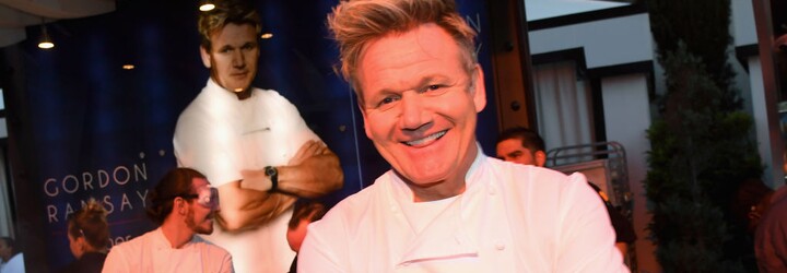 „Noste přilby,“ vzkázal slavný šéfkuchař Gordon Ramsay a ukázal tělo od modřin