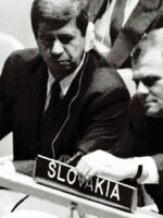 „Pred 30 rokmi sa na Slovensku žilo omnoho lepšie.“ Pozri sa, prečo je toto často opakované tvrdenie nezmysel