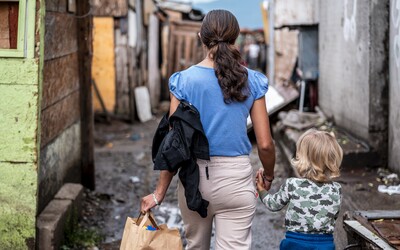„Rómovia nechcú pracovať, stačia im dávky.” Kvôli stereotypným nálepkám si až 70 % Rómov na Slovensku nevie nájsť prácu