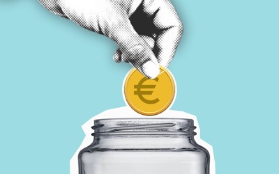„Väčšinou mám pred výplatou pár centov.“ Žijú mladí Slováci od výplaty do výplaty alebo dokážu šetriť? (Anketa)