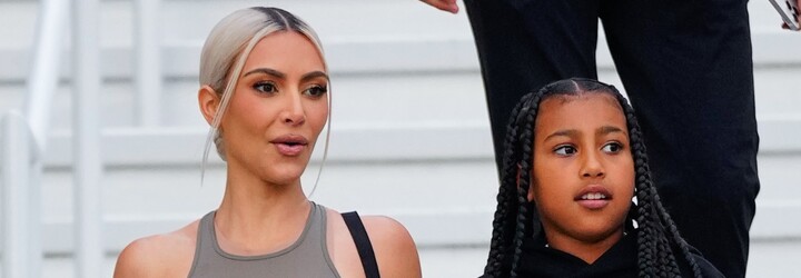 „Větší bolest než při porodu.“ Kim Kardashian ukázala nepříjemné zranění špičky prstu