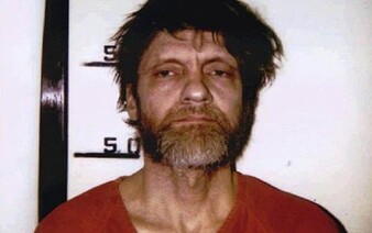 „Vyšinutý génius“, který policii unikal 20 let. Ted Kaczynski alias Unabomber zemřel v cele