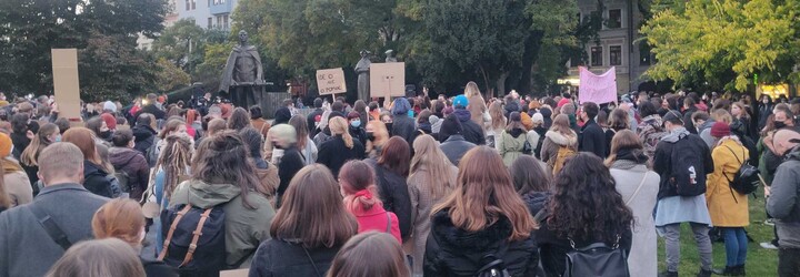 „Za odluku cirkvi od materníc.“ V Bratislave sa koná protest proti sprísneniu interrupcií