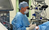 „Bionické oko bude reálné, ale zatím spadá spíše do říše sci-fi“, říká přední oční chirurg