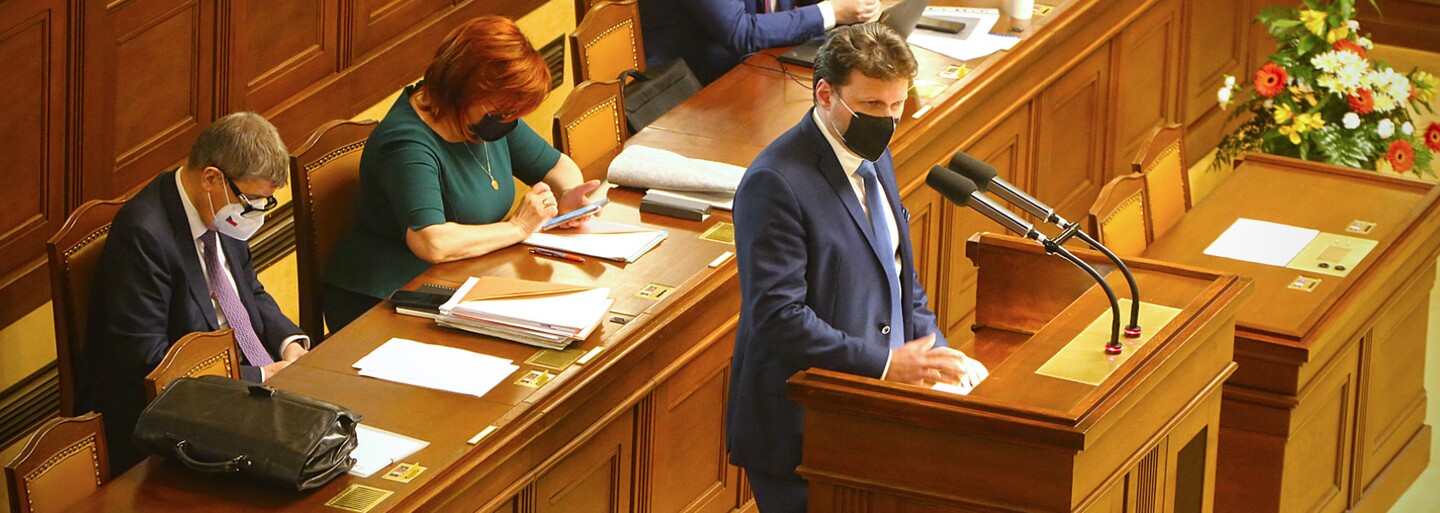 „Chováme se k sobě jako prasata,“ zní dnes z Poslanecké sněmovny