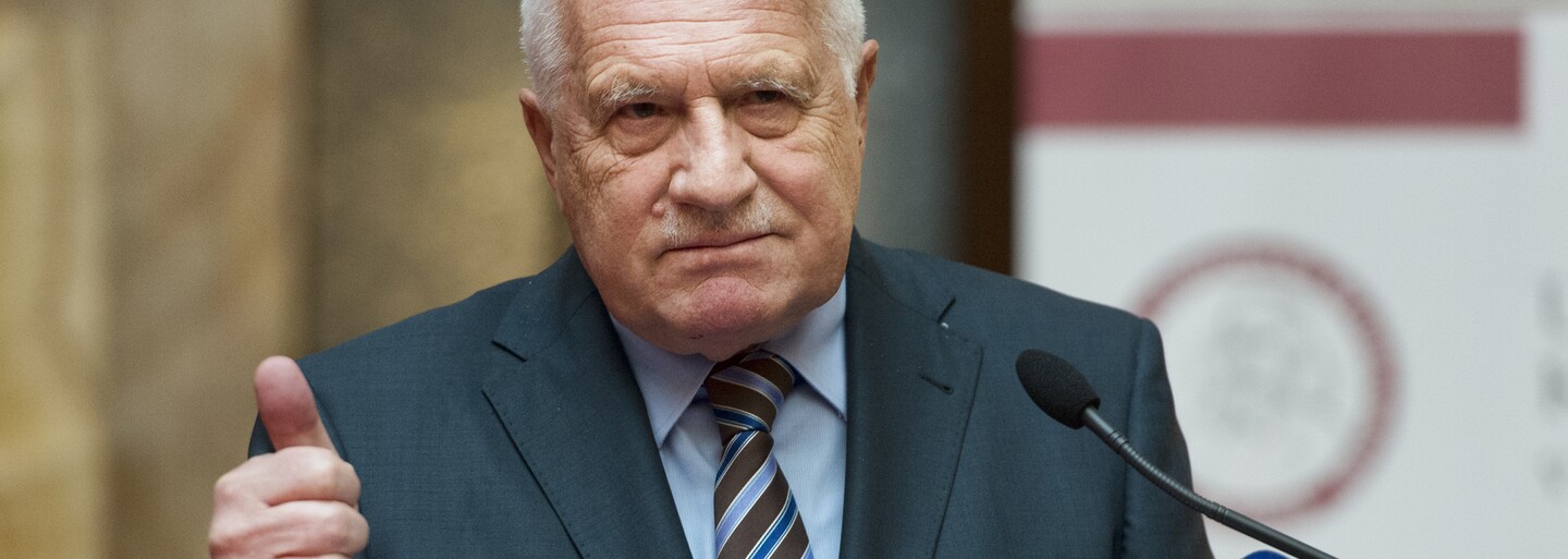 „Jsem poseroutka a hovňousek, měl jsem mu dát pěstí,“ reagoval Klaus na interview, ze kterého odešel