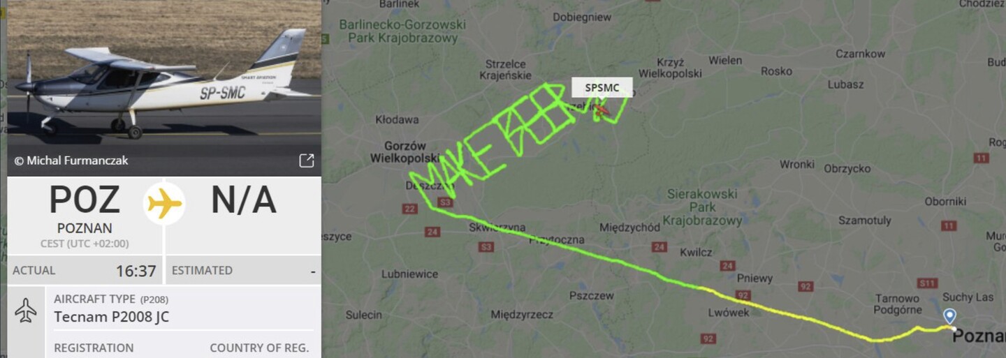 „Make Beer, Not War.“ Poľský pilot nakreslil lietadlom protivojnové heslo, lebo nesúhlasí s dianím na Ukrajine