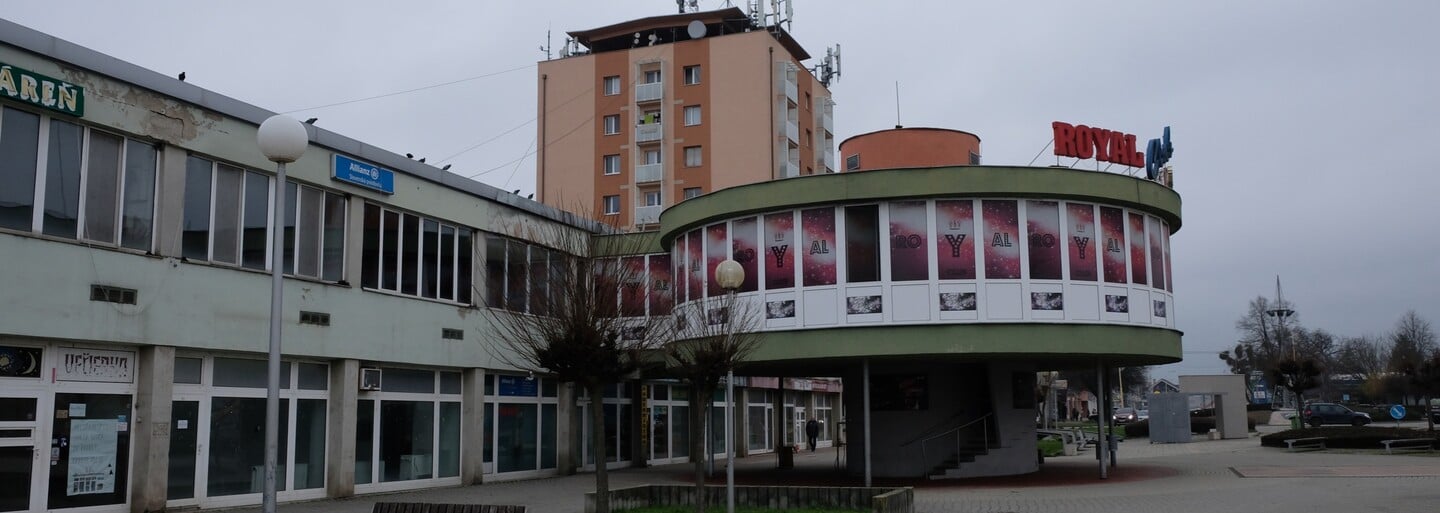 „Nie sme všetci hlupáci, ku..y a mafiáni.“ Boli sme v Trebišove zistiť, čo sa ľuďom nepáči na seriáli Iveta (Reportáž)