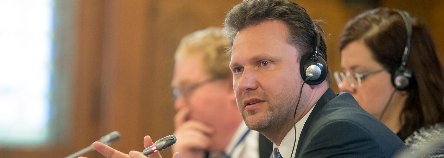 „Prezidenta baví zprávy, že je mrtvý. Sám mě pozval,“ řekl Vondráček o návštěvě hlavy státu
