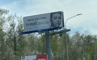 „Za Babiše bylo líp,“ hlásí billboardy v Česku. Podle Aleny Schillerové je platí ANO a lidé jsou na nich dobrovolně