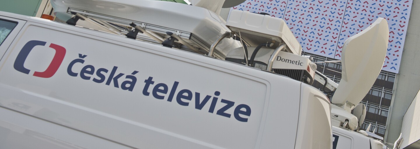 „Zpřerážím ti páteř, ty prase.“ Reportér ČT čelí výhrůžkám kvůli jeho příspěvkům o Haně Lipovské