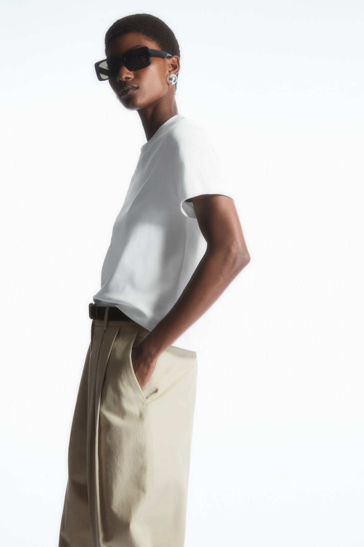 COS, biele tričko, móda