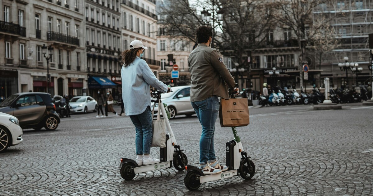 Dojde na Praze 1 k zákazu koloběžek? Magistrát navrhuje systém poplatků a pokut