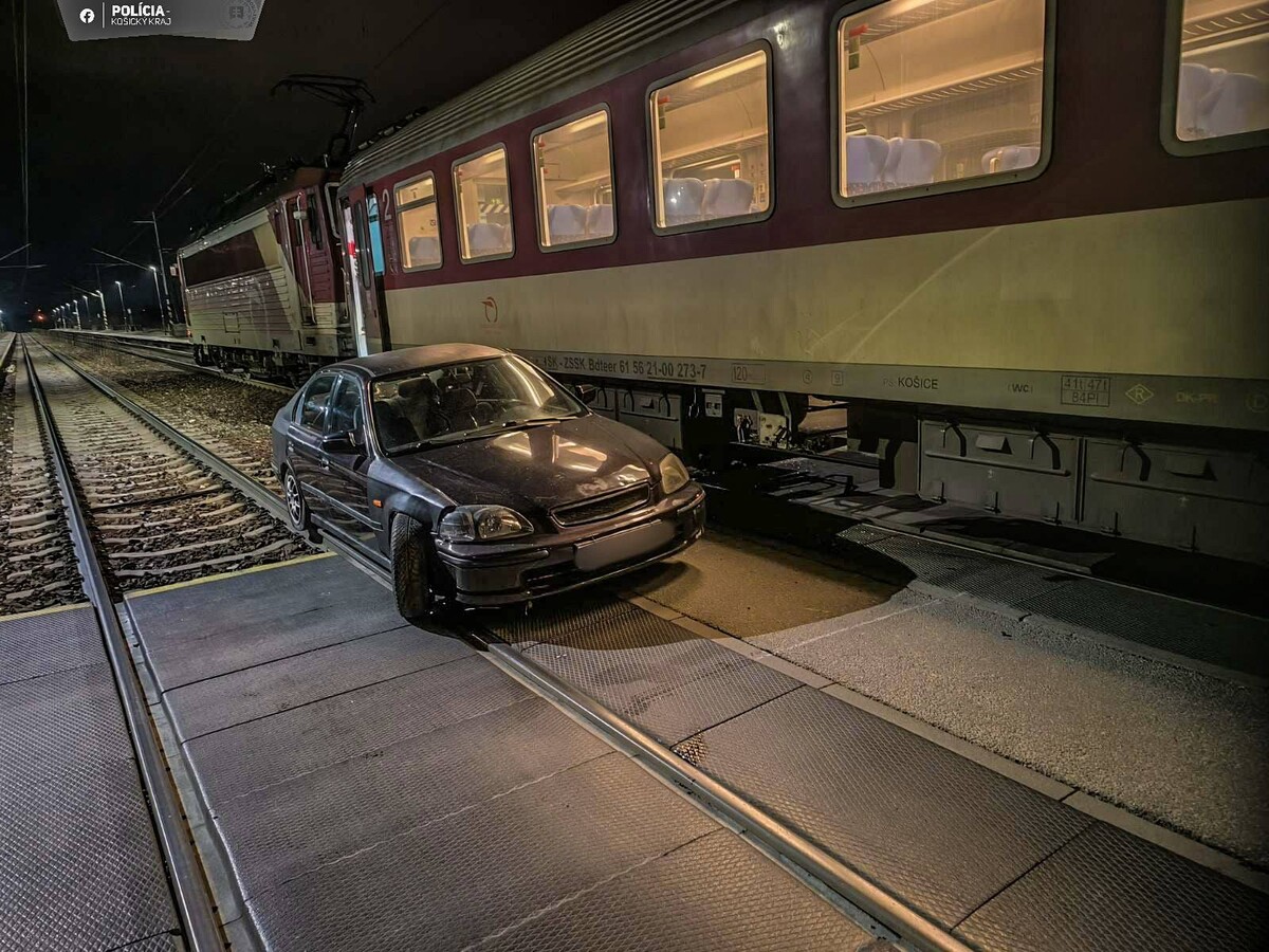 nehoda, vlak, auto