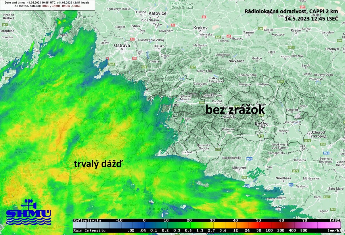 Teplu budú prechádzať zrážky.