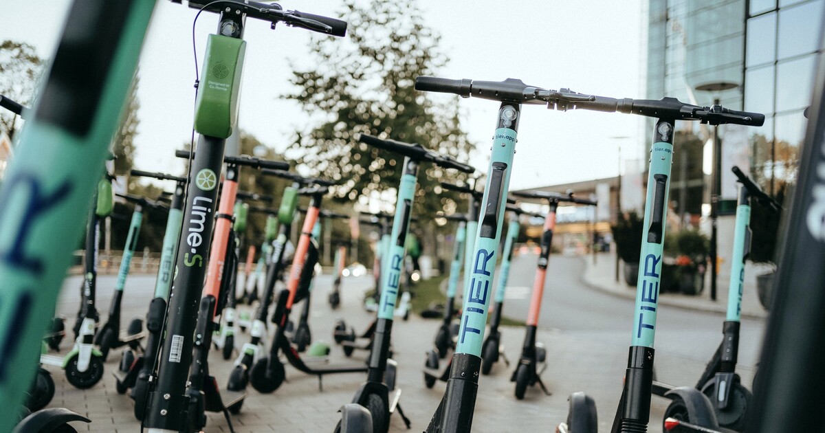 Sdílené koloběžky v Paříži končí. Lidem vadily množící se nehody