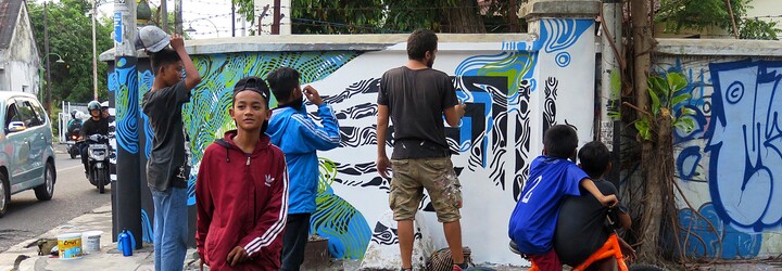 Radek NONECK se věnuje street artu a graffiti v ulicích Indonésie, kde podle něj panuje úplná volnost (Rozhovor)