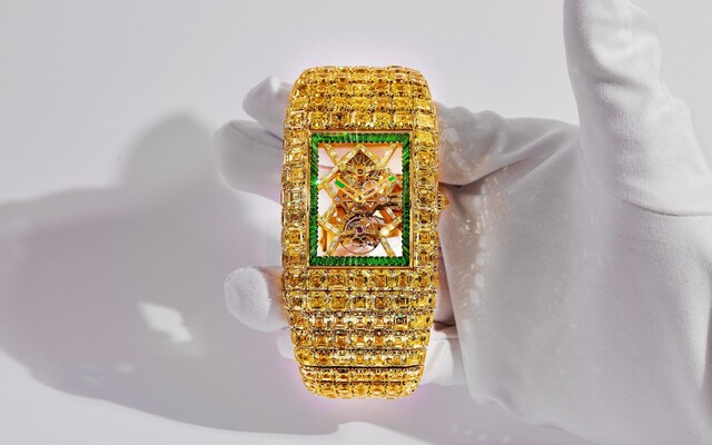 Spoločnosť Jacob &amp; Co. predstavila gýčové hodinky za 20 miliónov dolárov. Celé sú pokryté zlatom a diamantmi  