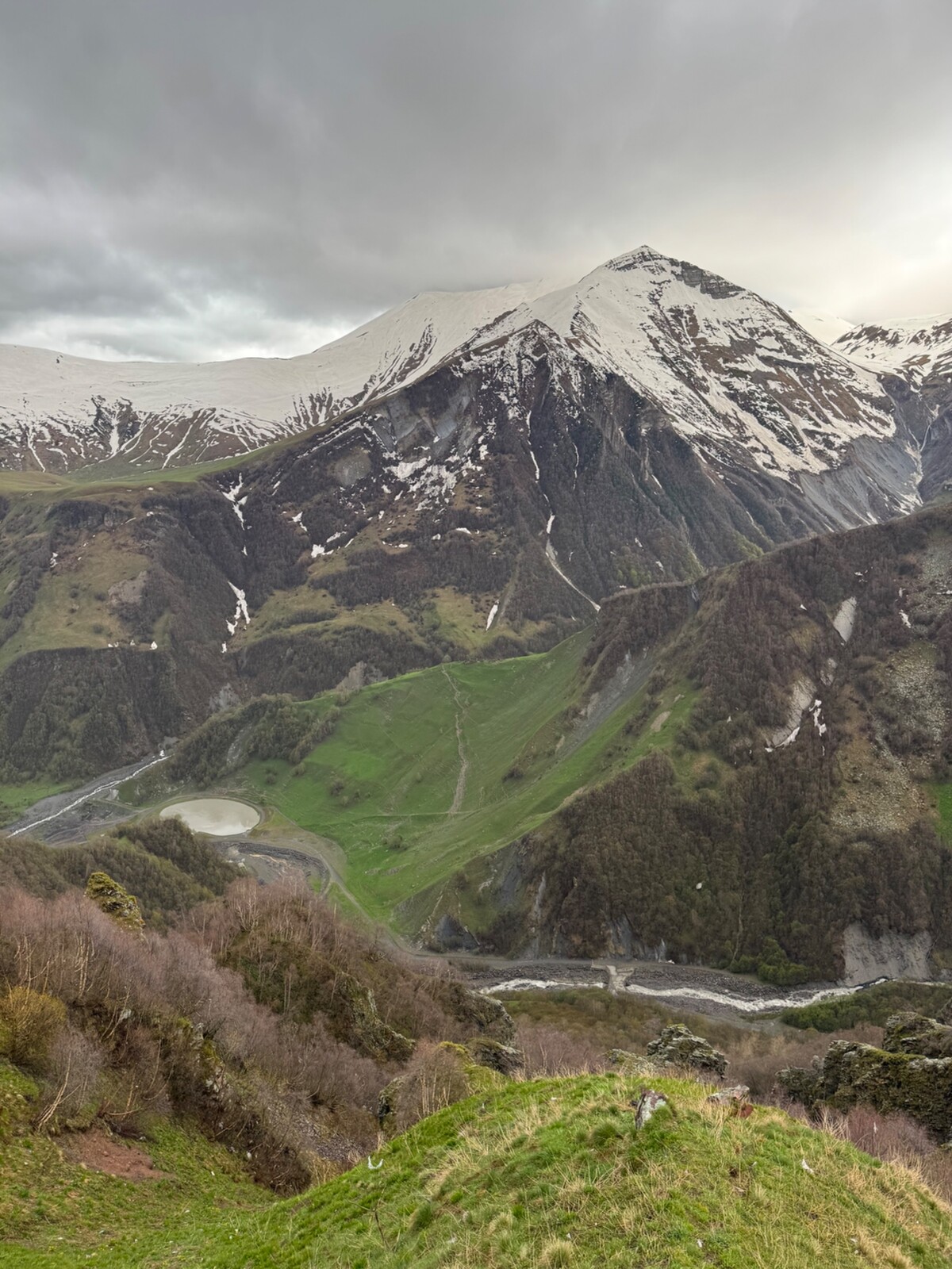 Gruzinsko, presstrip