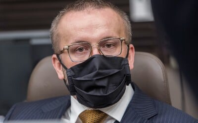 Prokurátor podal žalobu na bývalého šéfa SIS Vladimíra Pčolinského pre korupciu.