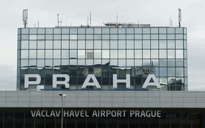 Na pražském letišti se popálil Brit. Podle policie šlo o neodbornou manipulaci se zábavní pyrotechnikou.