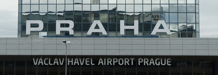 Na letišti v Praze zasahují policisté. Anonym nahlásil bombu na palubě letadla z Varšavy