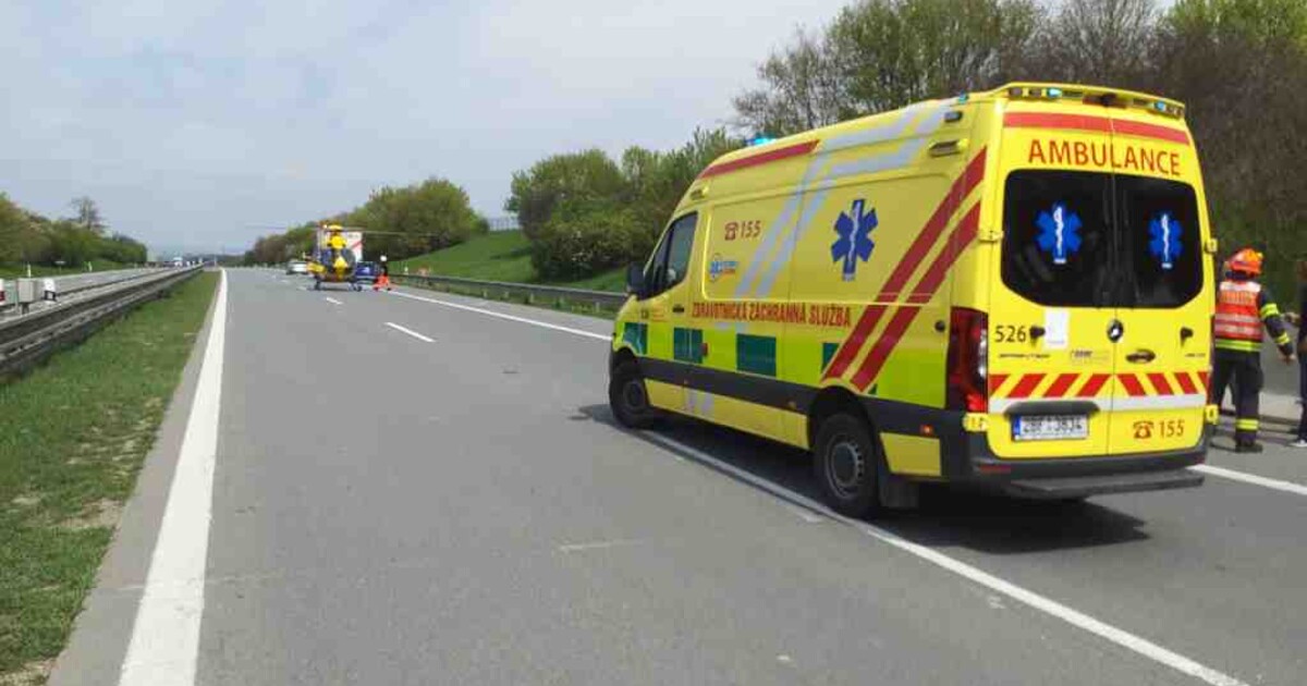 Nehoda na D2: Dálnice ve směru na Brno je uzavřená, tvoří se kolona. Kudy můžeš místo objet?