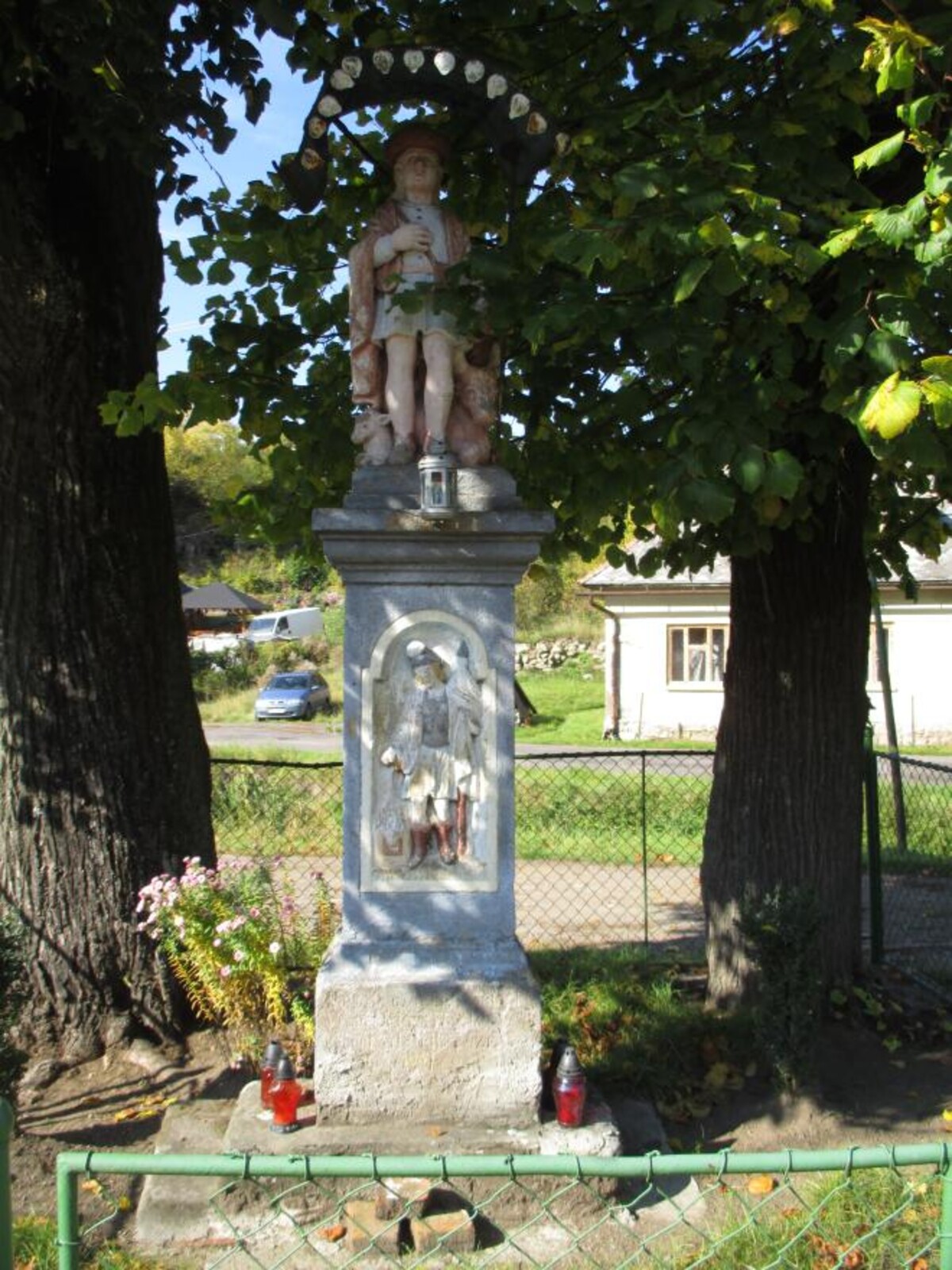 socha, Obec Svätý Anton