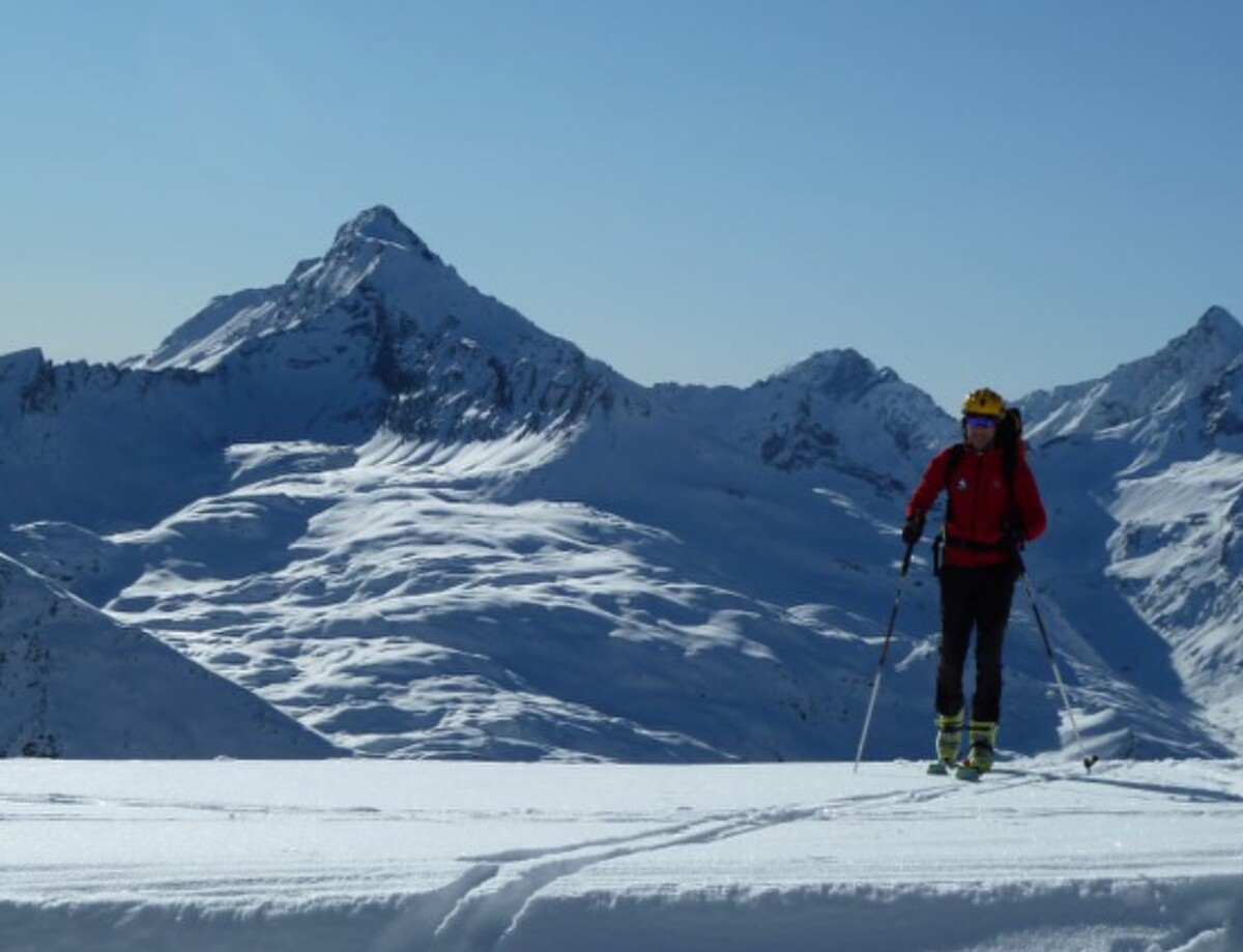 SNEH, LAVÍNA, SKIALP