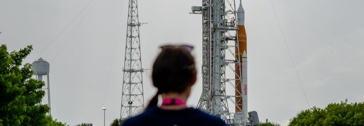 NASA zrušila start rakety na Měsíc