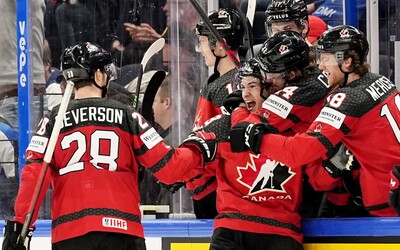 Vo finále MS v hokeji si v nedeľu o 19:20 zahrá domáce Fínsko proti Kanade.&nbsp;V prvom semifinále porazil domáci výber USA 4:3. Večerný zápas s českou reprezentáciou ovládla Kanada vysoko 6:1.