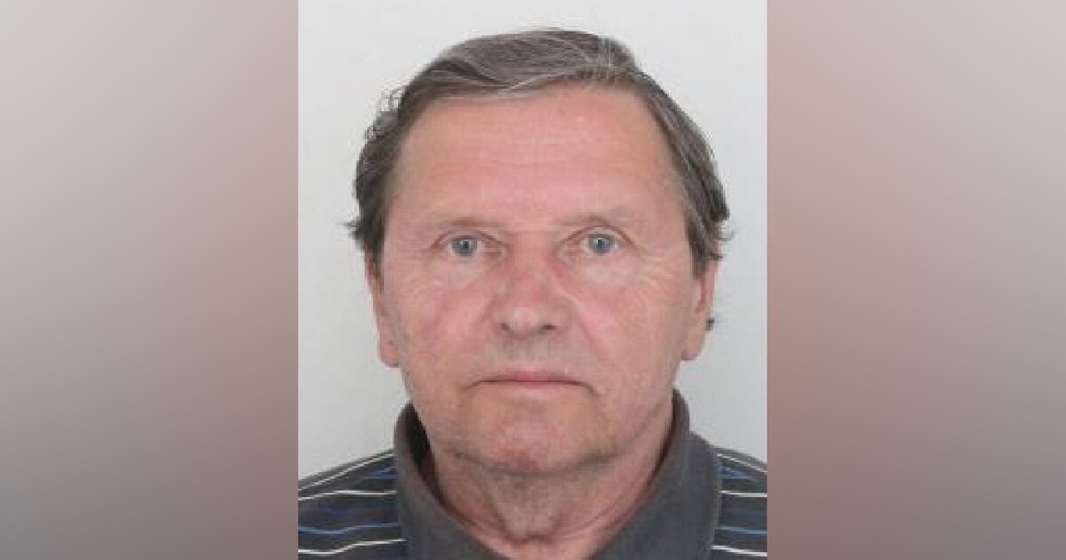 Desítky policistů a hasičů pátrají po muži s Alzheimerovou chorobou. V akci jsou i psovodi i vrtulník