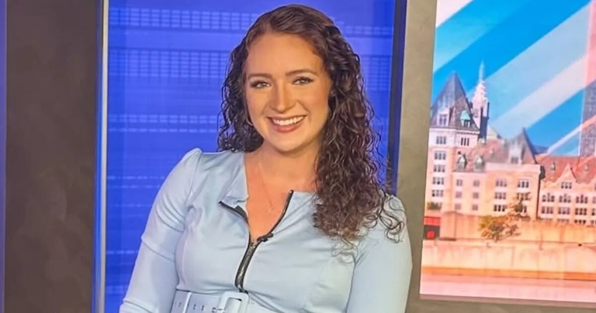 VIDEO: Moderátorce před přímým přenosem praskla voda. I přes kontrakce vysílání dokončila