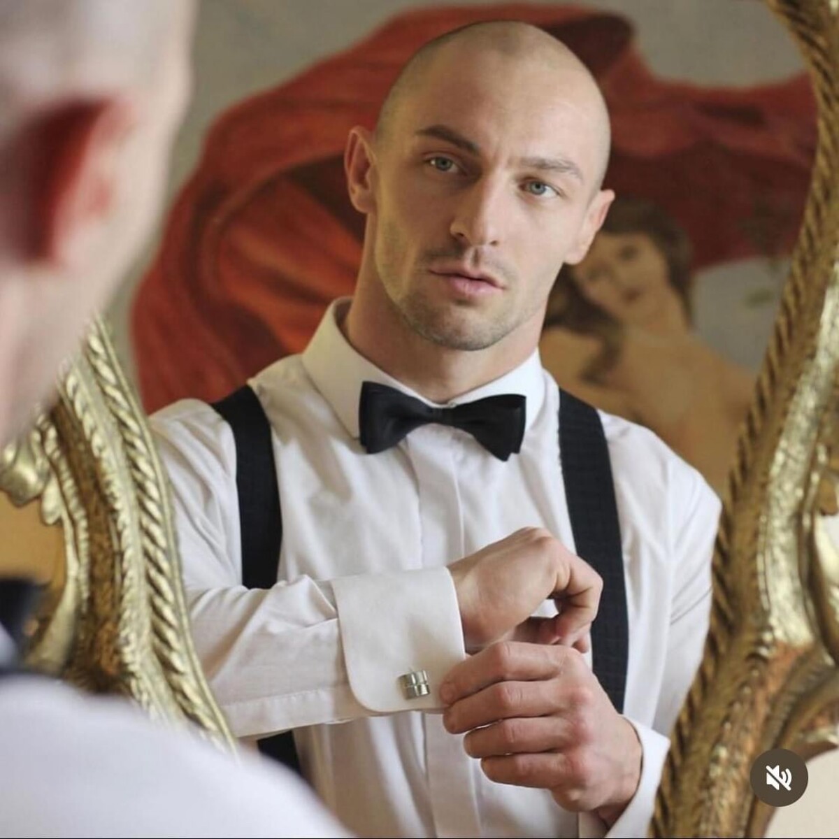 Slovák Michal sa živí ako gentleman na prenájom.