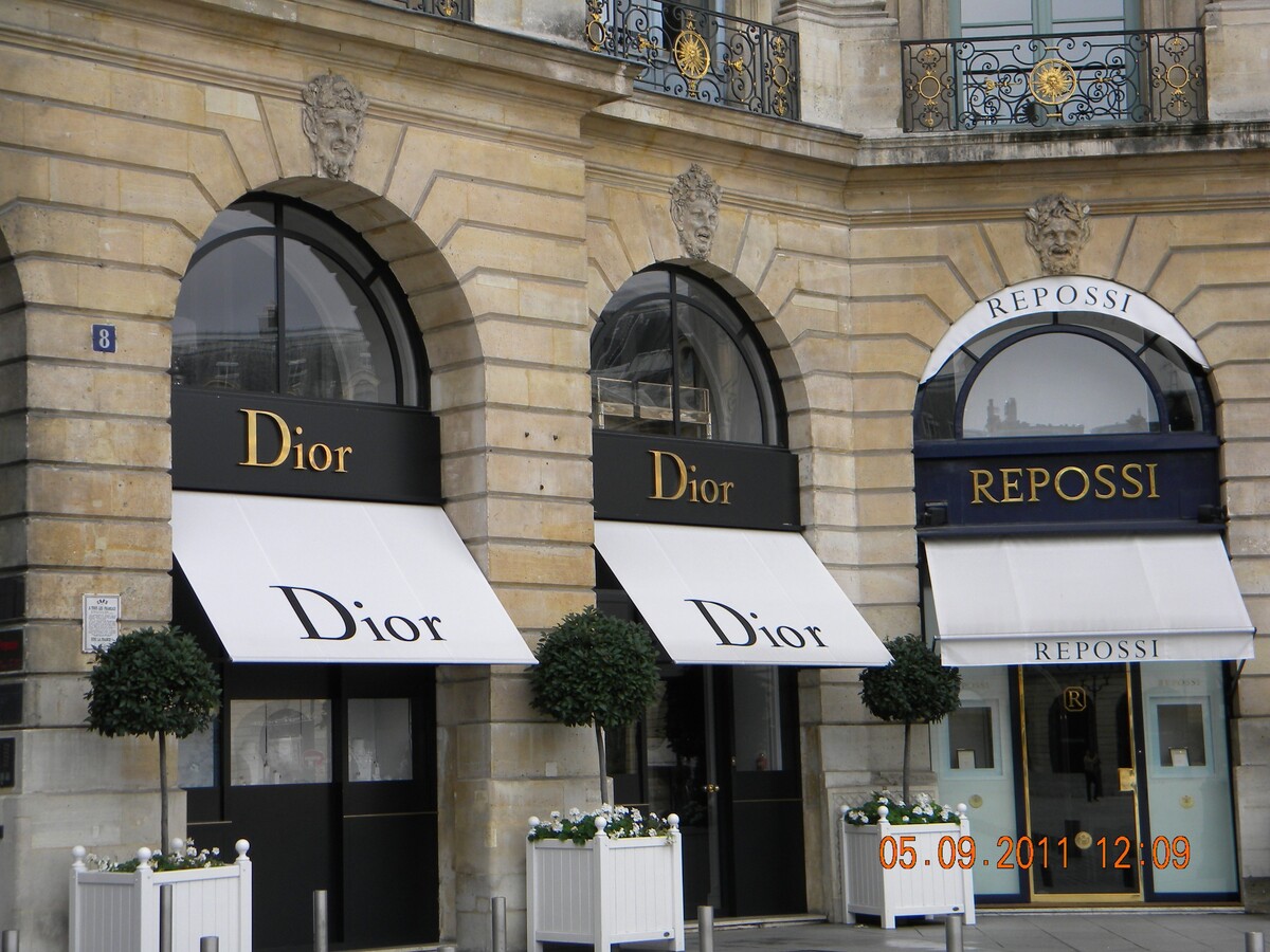 Dior.